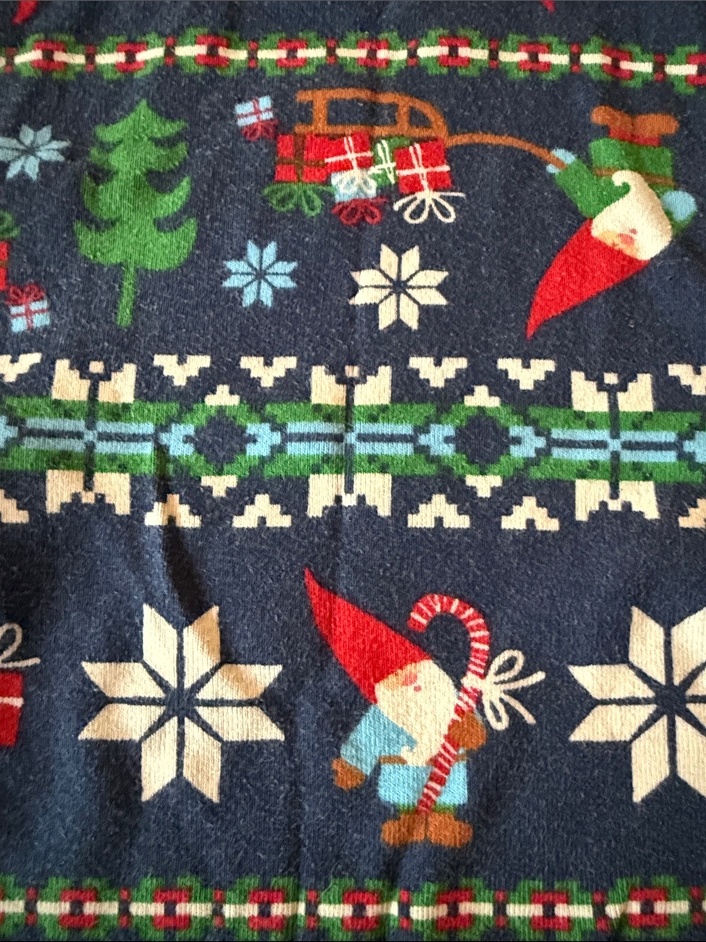 Hanna Andersson Navy, Red and Green Gnome Print Pajama Set - Picture 3 of 4